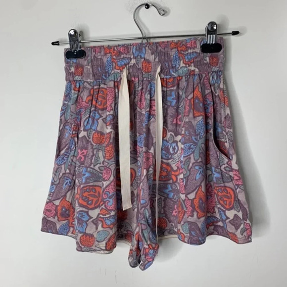 Aritzia Wilfred Shorts Print Pattern High Rise Flowy Purple y2k 2000s Size XS - Picture 5 of 10